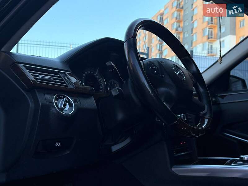 Седан Mercedes-Benz E-Class 2012 в Вінниці