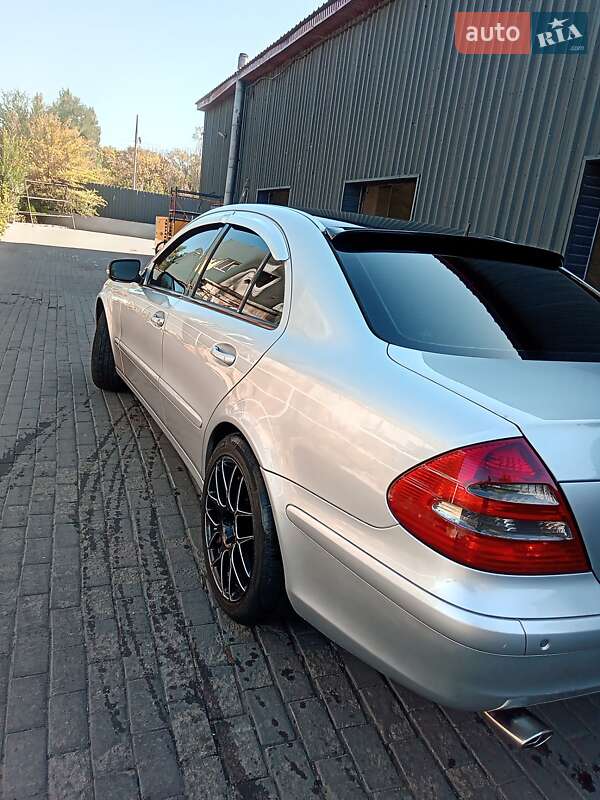Седан Mercedes-Benz E-Class 2002 в Краматорске