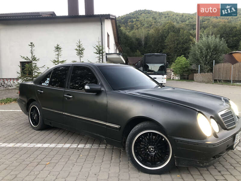 Седан Mercedes-Benz E-Class 2000 в Сколе