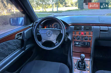 Седан Mercedes-Benz E-Class 1996 в 