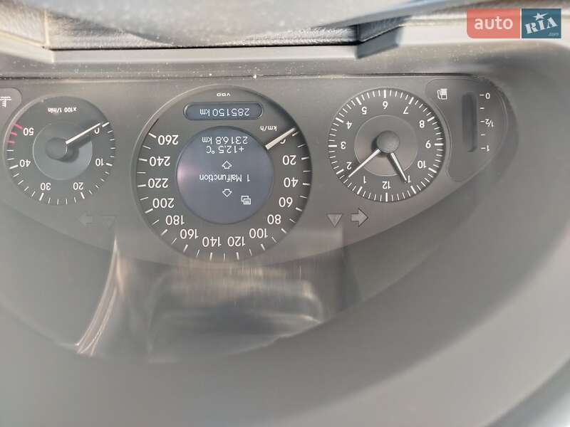 Седан Mercedes-Benz E-Class 2002 в Черновцах
