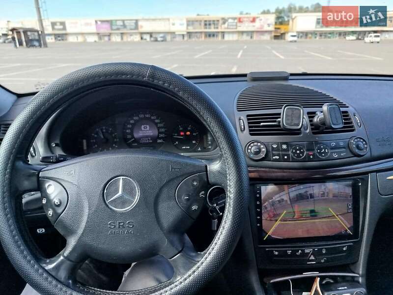 Седан Mercedes-Benz E-Class 2002 в Черновцах