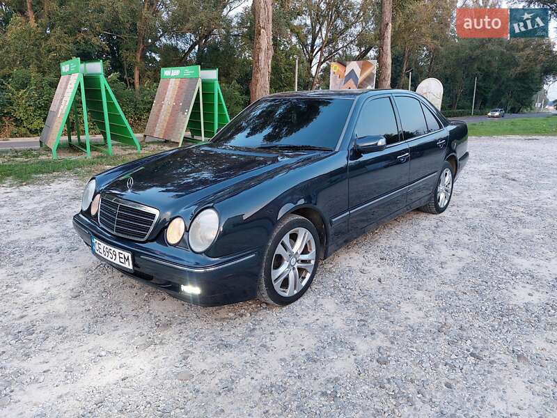 Седан Mercedes-Benz E-Class 2001 в Кицмани