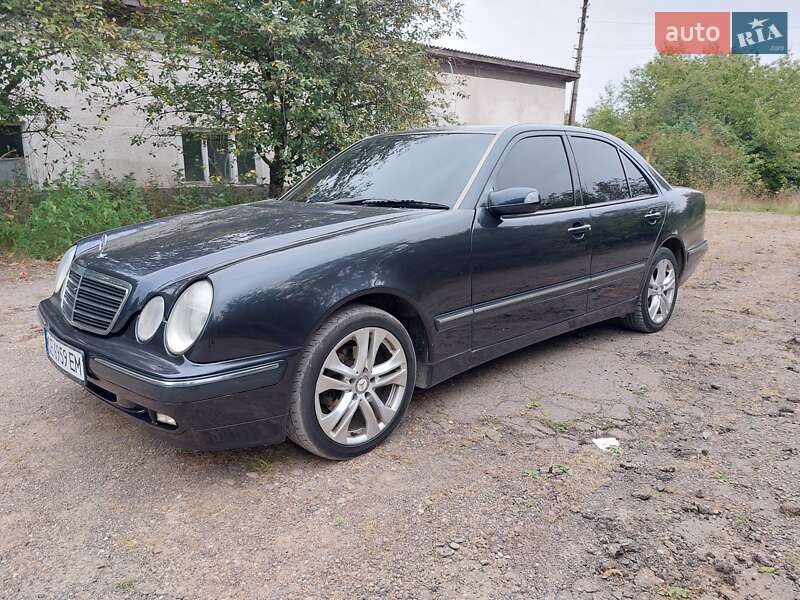 Седан Mercedes-Benz E-Class 2001 в Кицмани