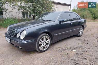 Седан Mercedes-Benz E-Class 2001 в 