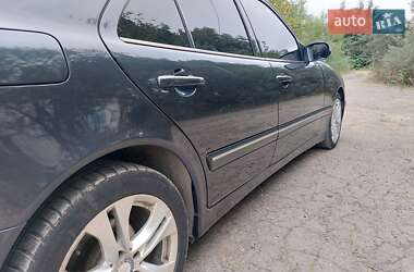 Седан Mercedes-Benz E-Class 2001 в 