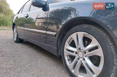 Седан Mercedes-Benz E-Class 2001 в 