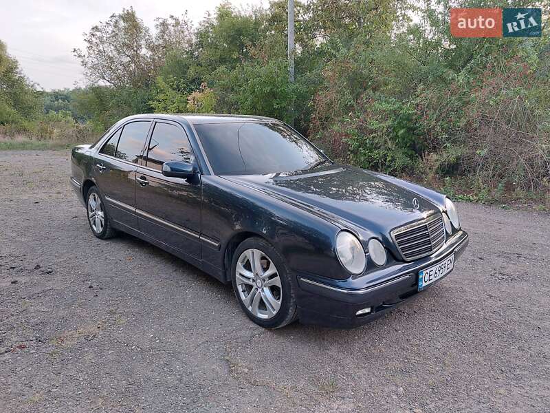 Седан Mercedes-Benz E-Class 2001 в Кицмани