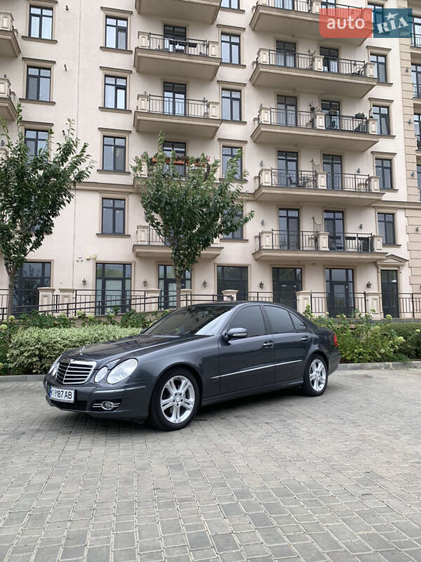 Седан Mercedes-Benz E-Class 2009 в Одессе