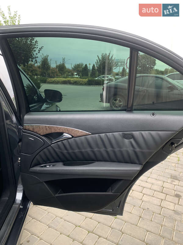 Седан Mercedes-Benz E-Class 2009 в Одессе