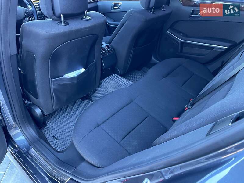Универсал Mercedes-Benz E-Class 2011 в Луцке фото 16 Универсал Mercedes-Benz E-Class 2011 в Луцке