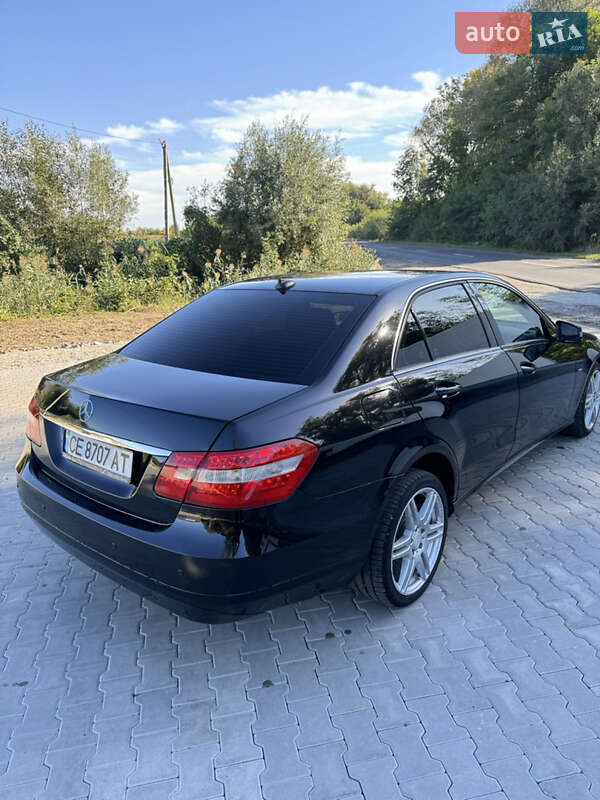 Седан Mercedes-Benz E-Class 2011 в Черновцах