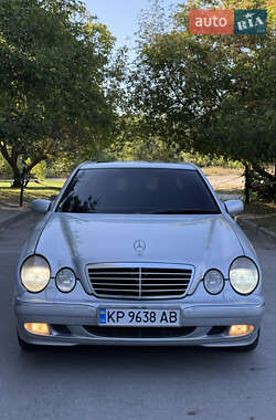 Седан Mercedes-Benz E-Class 2000 в Запорожье