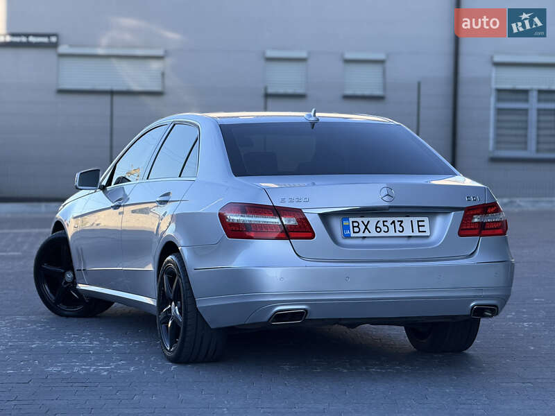 Седан Mercedes-Benz E-Class 2011 в Львове