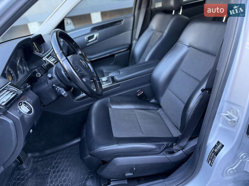 Седан Mercedes-Benz E-Class 2011 в Львове