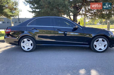 Седан Mercedes-Benz E-Class 2011 в 