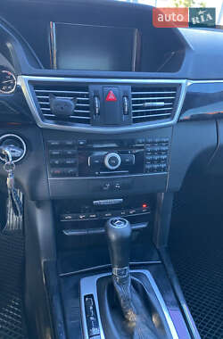 Седан Mercedes-Benz E-Class 2011 в 