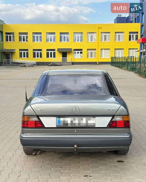 Седан Mercedes-Benz E-Class 1992 в Запоріжжі