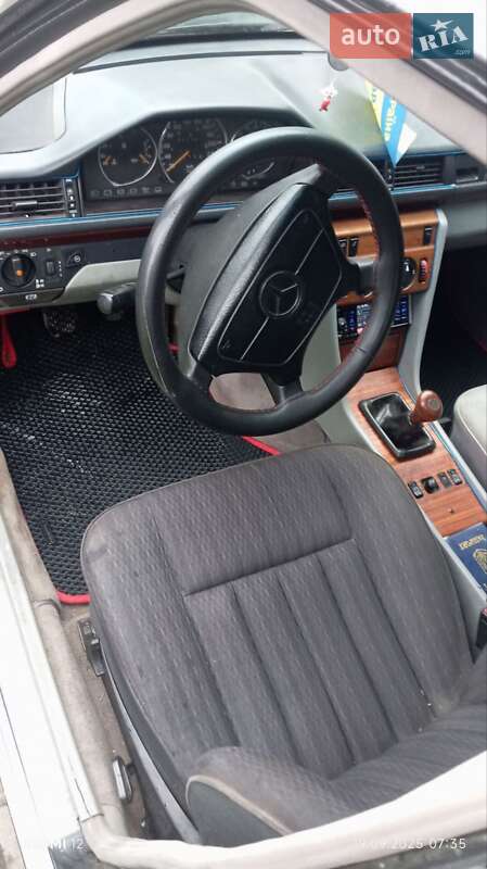 Седан Mercedes-Benz E-Class 1994 в Черновцах фото 4 Седан Mercedes-Benz E-Class 1994 в Черновцах