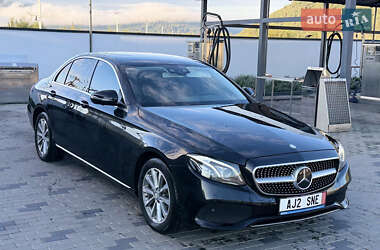 Седан Mercedes-Benz E-Class 2017 в 