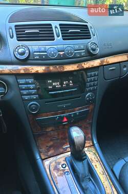 Седан Mercedes-Benz E-Class 2004 в 