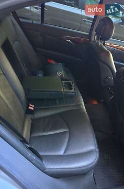 Седан Mercedes-Benz E-Class 2004 в 