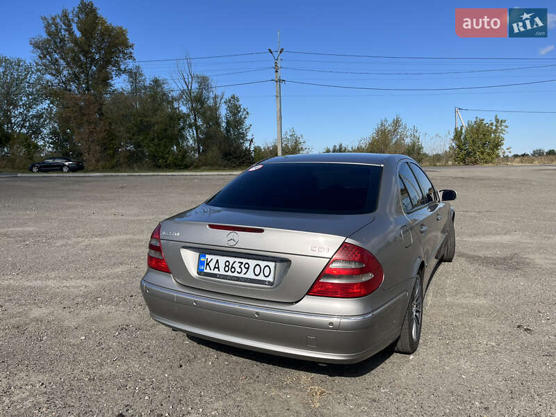 Седан Mercedes-Benz E-Class 2003 в Киеве