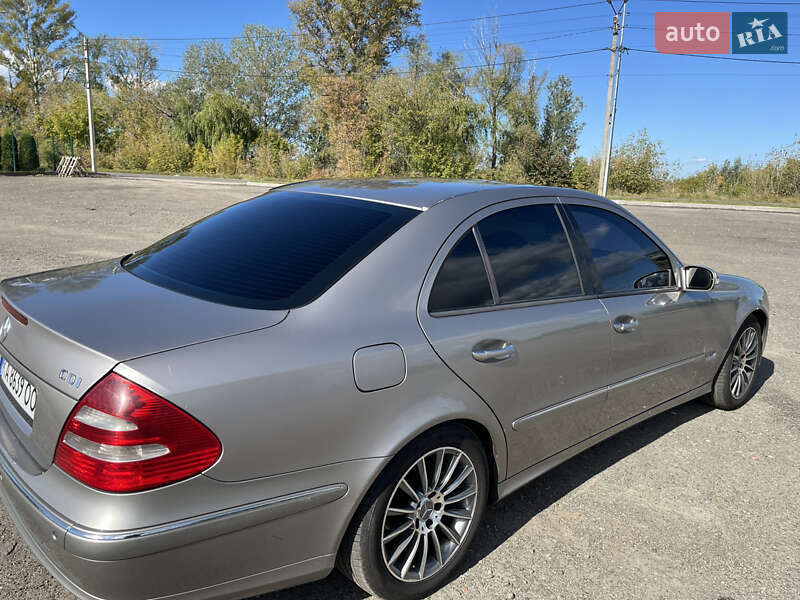 Седан Mercedes-Benz E-Class 2003 в Киеве