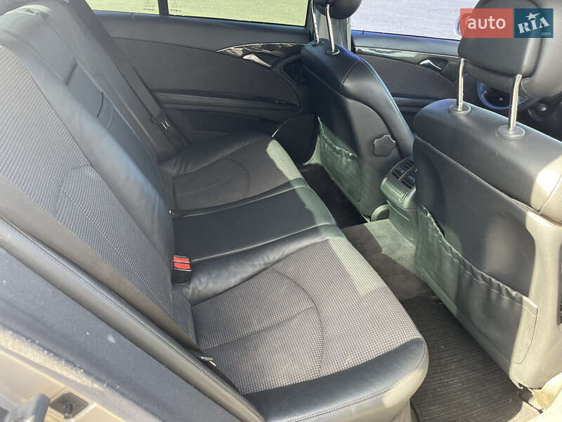 Седан Mercedes-Benz E-Class 2003 в Киеве