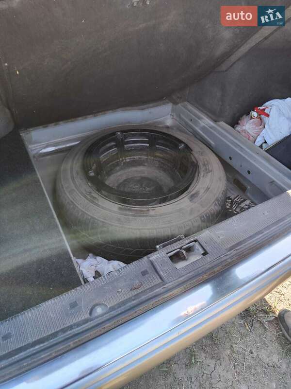 Седан Mercedes-Benz E-Class 1995 в Марганці