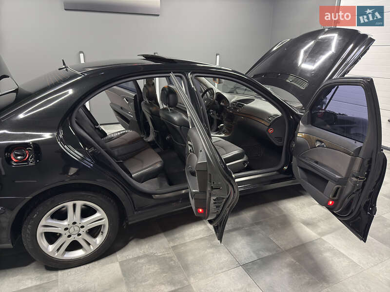Седан Mercedes-Benz E-Class 2004 в Вараші фото 51 Седан Mercedes-Benz E-Class 2004 в Вараші