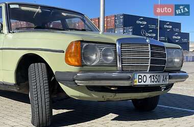 Седан Mercedes-Benz E-Class 1977 в 