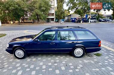 Универсал Mercedes-Benz E-Class 1987 в 