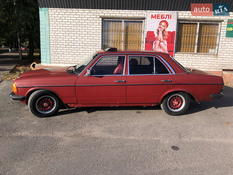 Седан Mercedes-Benz E-Class 1983 в Знаменке