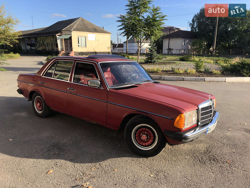 Седан Mercedes-Benz E-Class 1983 в Знаменке