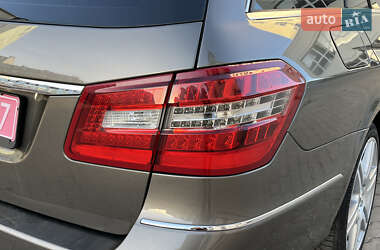 Универсал Mercedes-Benz E-Class 2011 в 