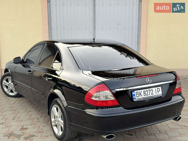 Седан Mercedes-Benz E-Class 2007 в Сарнах