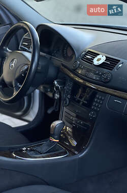Седан Mercedes-Benz E-Class 2004 в 