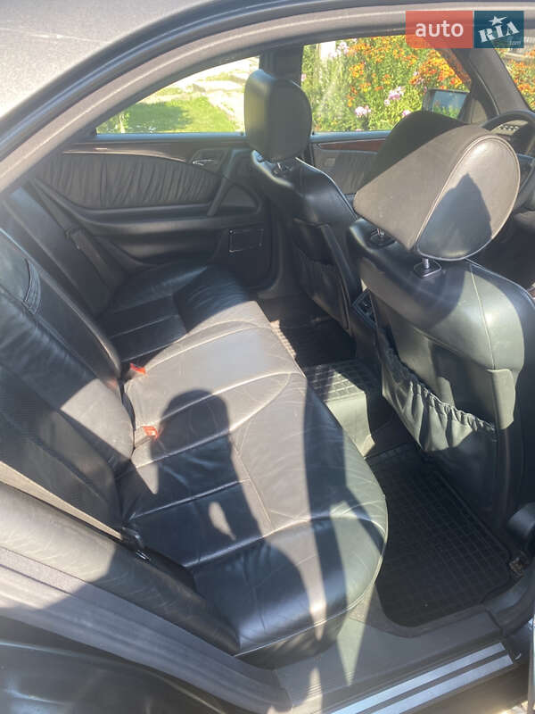 Седан Mercedes-Benz E-Class 1996 в Ивано-Франковске
