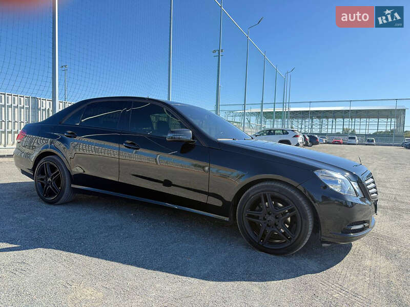 Седан Mercedes-Benz E-Class 2011 в Киеве