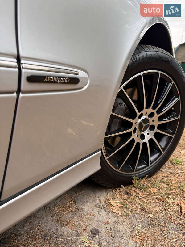 Седан Mercedes-Benz E-Class 2003 в Броварах