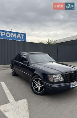 Седан Mercedes-Benz E-Class 1987 в 