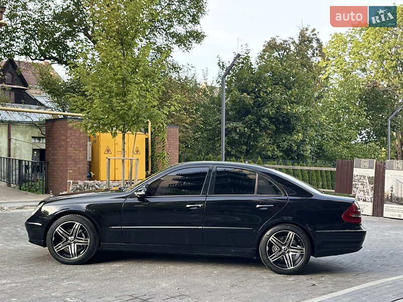 Седан Mercedes-Benz E-Class 2005 в Львове
