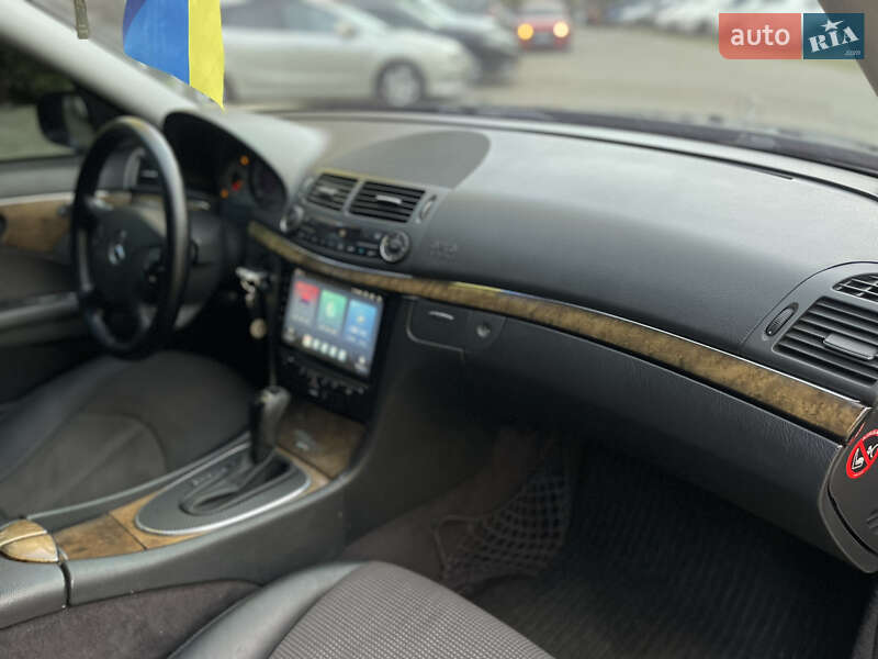 Седан Mercedes-Benz E-Class 2005 в Львове