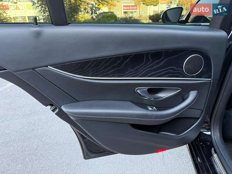 Седан Mercedes-Benz E-Class 2019 в Киеве