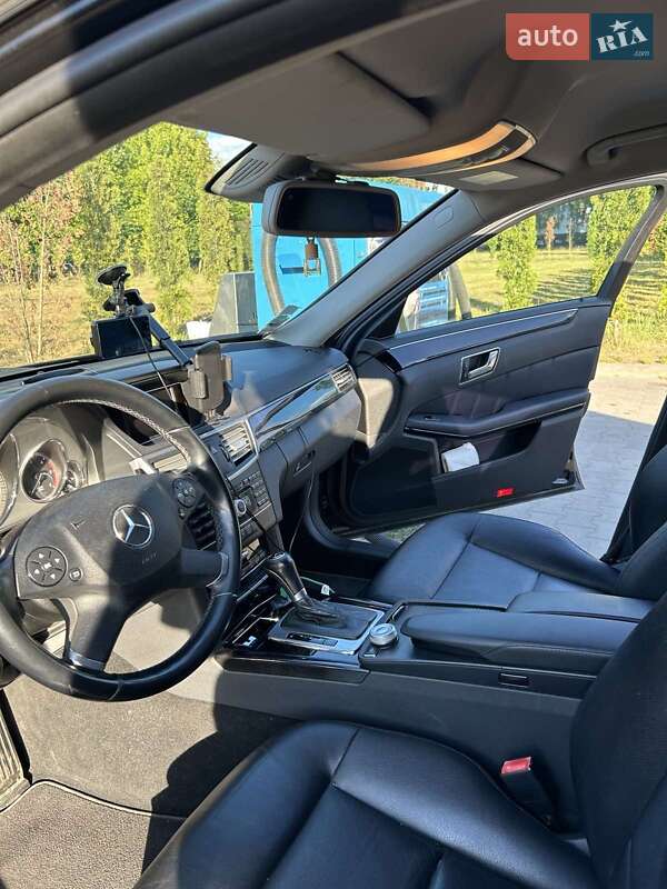 Седан Mercedes-Benz E-Class 2011 в Ровно