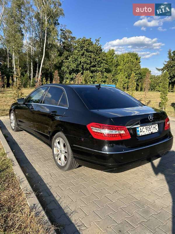 Седан Mercedes-Benz E-Class 2011 в Ровно