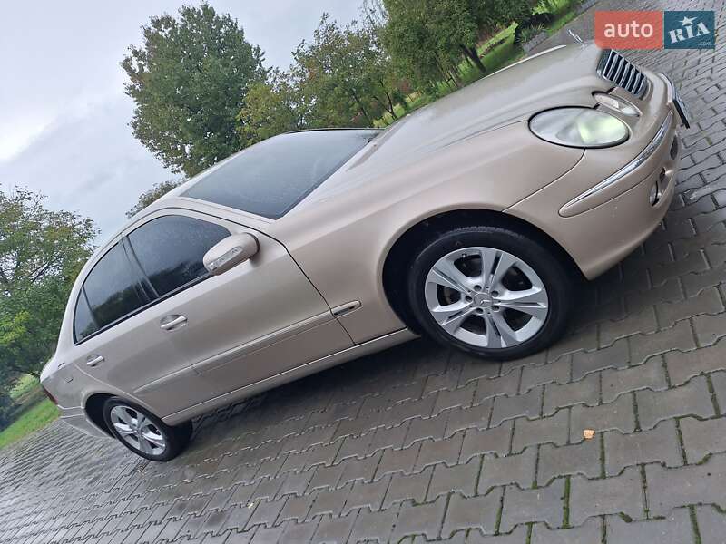 Седан Mercedes-Benz E-Class 2002 в Черновцах