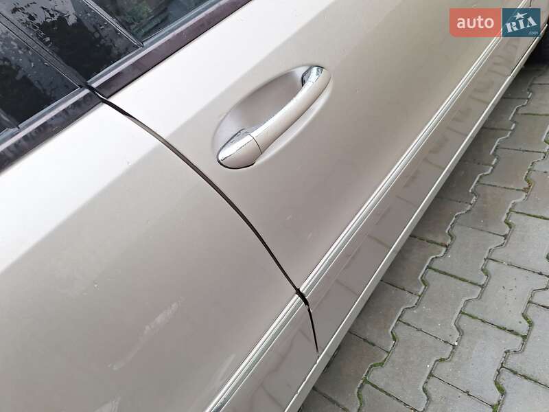 Седан Mercedes-Benz E-Class 2002 в Черновцах