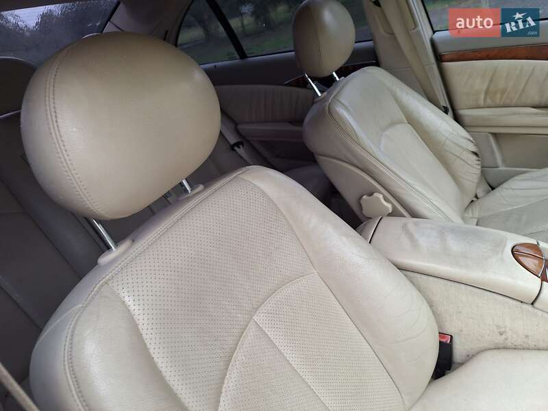 Седан Mercedes-Benz E-Class 2002 в Черновцах
